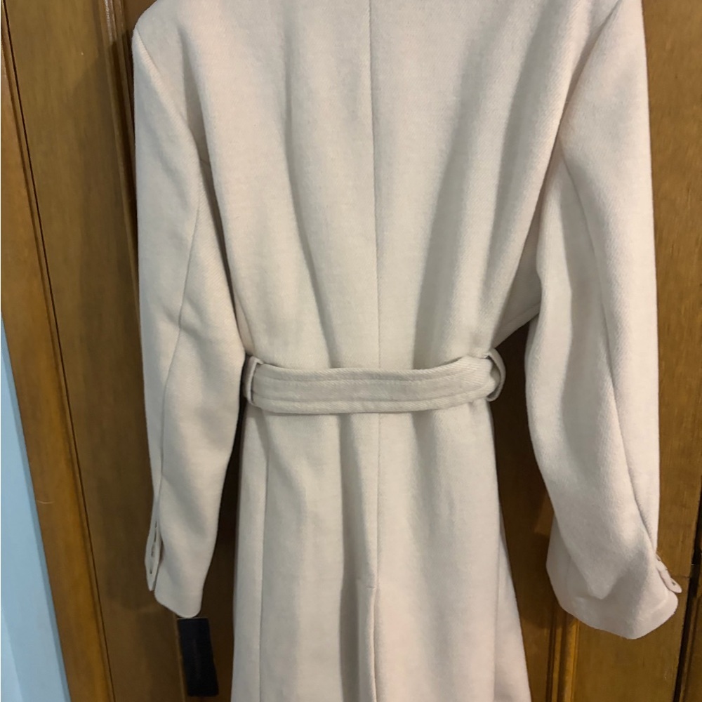 Donna Karan Elegant Beige Trench Coat - Picture 5 of 5